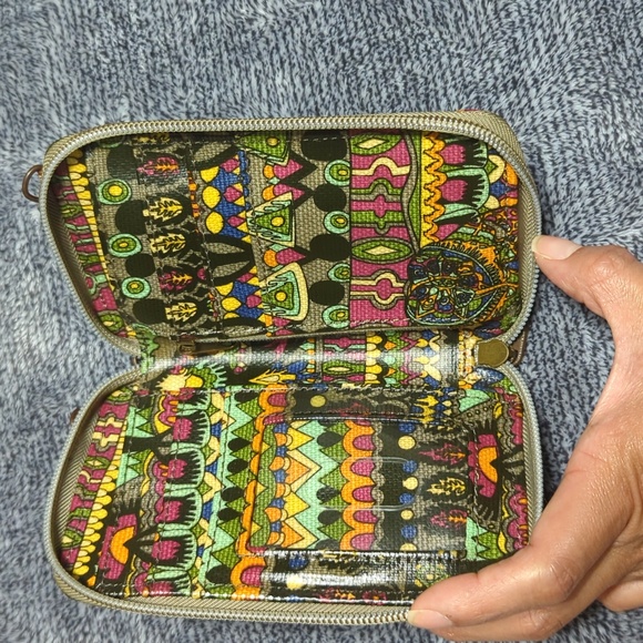 Sakroots super cute smartphone wallet ☮️ *good as new ☺️* - Picture 2 of 4